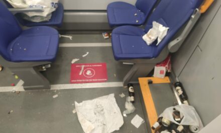 TIFOSI VANDALIZZANO IL TRENO MILANO – REGGIO