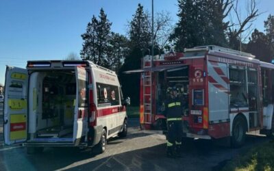 SI SCHIANTA CONTRO UN ALBERO IN VIA EMILIA A CALERNO, MORTO 60ENNE