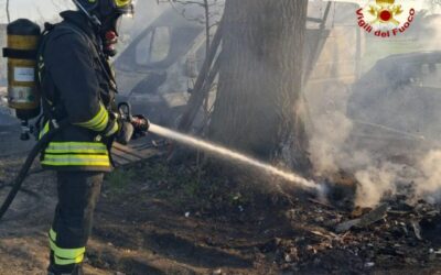 A FUOCO UN’AUTO E UN FURGONE A CANOLO DI CORREGGIO
