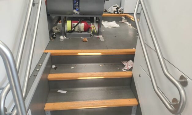 VANDALIZZATO DAGLI ULTRAS IL TRENO MILANO-REGGIO, LA REGIONE: ATTI INQUALIFICABILI, NON SONO SPORTIVI (video Tg)