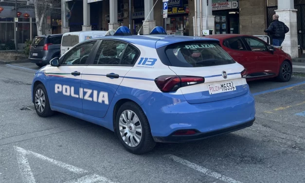 E-BIKE RUBATE A SCUOLA E UN’ALTRA IN CENTRO, IN TASCA HA UN COLTELLO