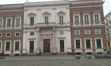 REGGIO CENTRO STORICO: “AFFITTASI EDIFICIO”, E’ L’EX SEDE DELLA BANCA D’ITALIA