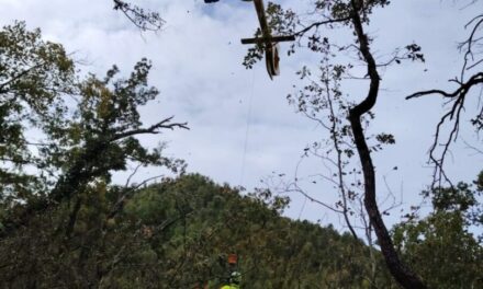 VEZZANO. BRUTTA CADUTA PER UN BIKER 43ENNE, SOCCORSO IN ELICOTTERO
