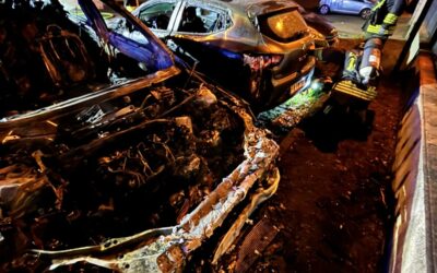 CADELBOSCO. FORTI ESPLOSIONI DI NOTTE: DISTRUTTO DALLE FIAMME UN SUV VOLVO