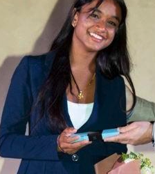 JASMEEN, 16 ANNI, POETESSA, E’ ALFIERE DELLA REPUBBLICA