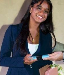 JASMEEN, 16 ANNI, POETESSA, E’ ALFIERE DELLA REPUBBLICA