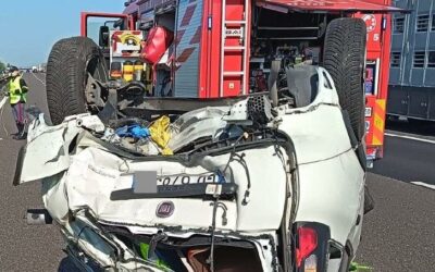 INCIDENTE IN A1 NEL TRATTO DI GATTATICO, PANDA SI RIBALTA: DUE FERITI