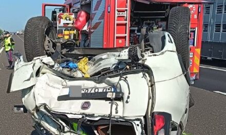 INCIDENTE IN A1 NEL TRATTO DI GATTATICO, PANDA SI RIBALTA: DUE FERITI