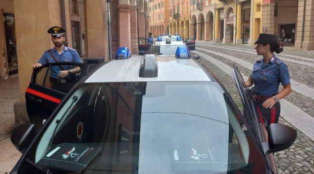 CORREGGIO. 18ENNE PICCHIA E MINACCIA CON UN COLTELLO UN COETANEO