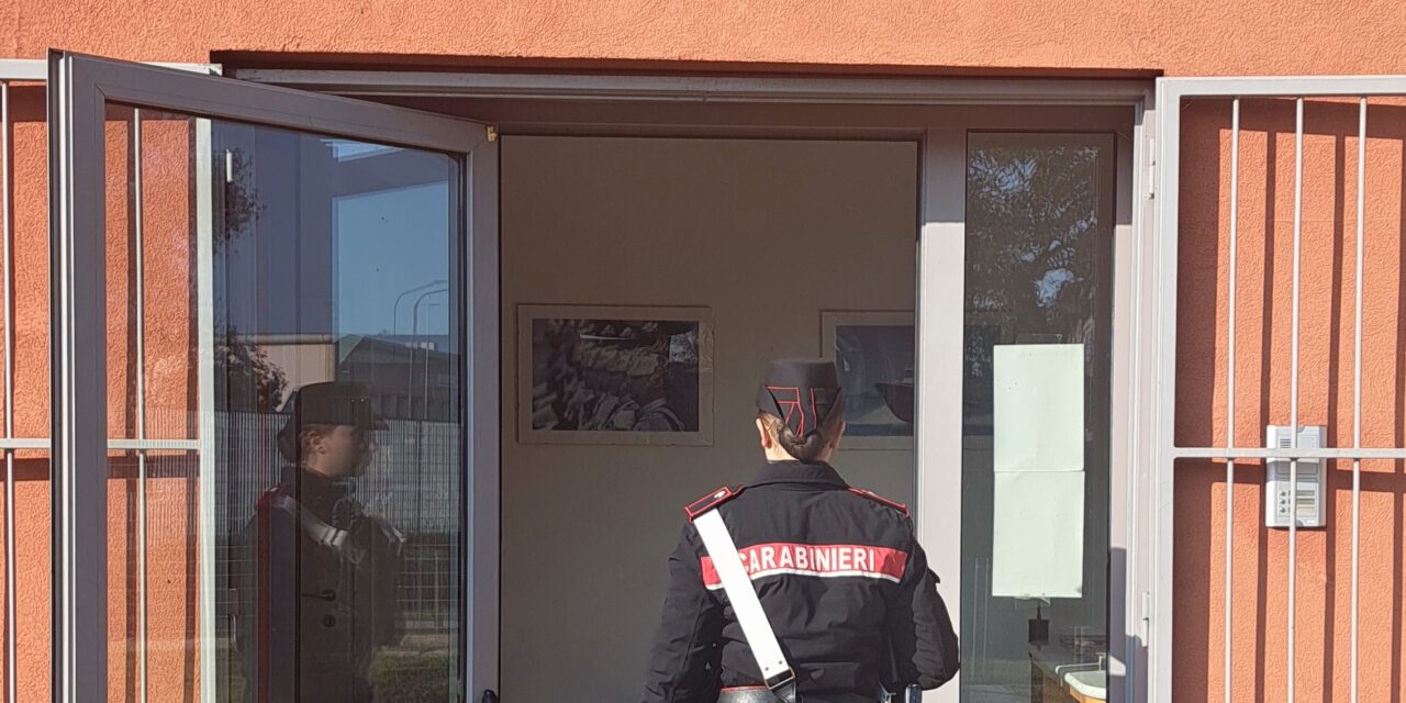 RUBIERA, COPPIA DI GIOVANISSIMI DERUBA EDICOLANTE: DENUNCIATI DAI CARABINIERI