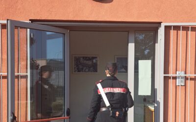 RUBIERA, COPPIA DI GIOVANISSIMI DERUBA EDICOLANTE: DENUNCIATI DAI CARABINIERI