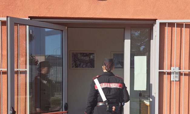 RUBIERA, COPPIA DI GIOVANISSIMI DERUBA EDICOLANTE: DENUNCIATI DAI CARABINIERI