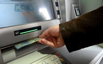 SIMULA RAPINA DOPO PRELIEVO BANCOMAT, DENUNCIATO