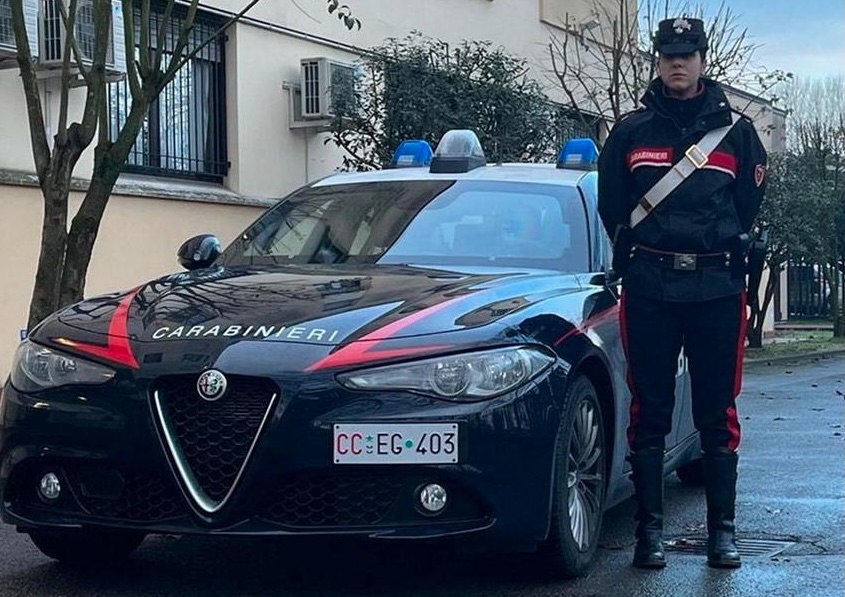 GUASTALLA, PICCHIA UN COLLEGA CON UN BASTONE TELESCOPICO