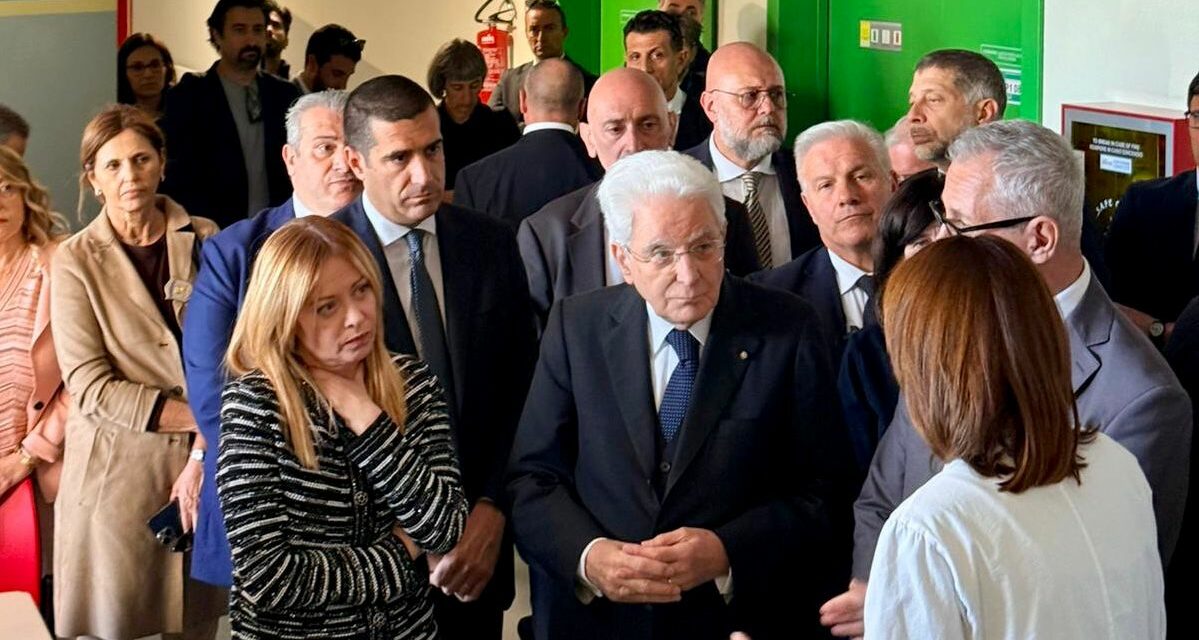 I VERTICI DELLO STATO IN VISITA AI FERITI. CON LORO IL PRESIDENTE DELLA REGIONE DE PASCALE