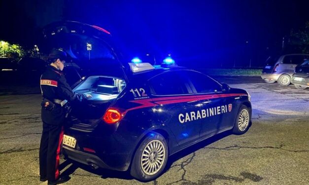 CORREGGIO, 16ENNE AGGREDITO PER CINQUE EURO, FRATELLI ARRESTATI