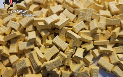 FIUMI DI DROGA SINTETICA A CASA DELLA TRUFFATRICE. ARRESTATO IL COMPAGNO, UN COMMESSO NIGERIANO