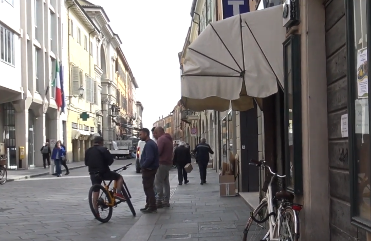 REGGIO, ALTRI NEGOZI ABBANDONANO IL CENTRO