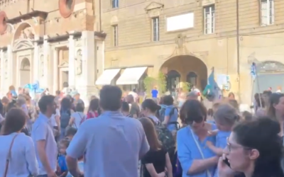 EXPLOIT DI REGGIO NARRA, IN MIGLIAIA IN PIAZZA