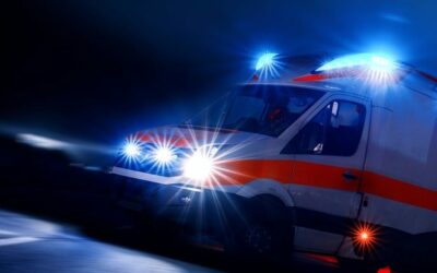 AGGREDISCE CARABINIERI E DANNEGGIA AMBULANZA