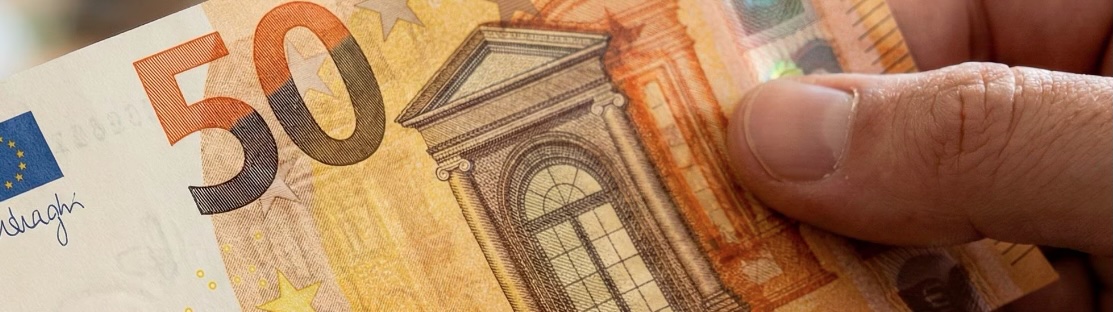 BANCONOTE FALSE PER PAGARE LA SPESA, UNA DENUNCIA