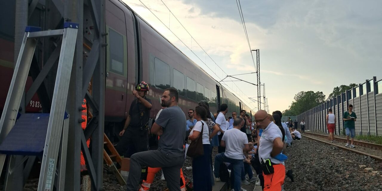 GUASTO AL TRENO, PASSEGGERI ‘ASSISTITI’ , IL TRENO E’ RIMASTO SENZA ARIA CONDIZIONATA