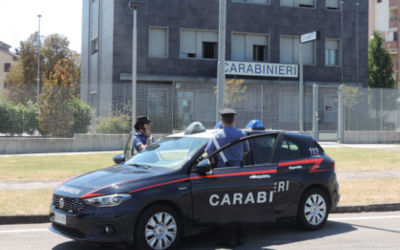 PIETRE CONTRO I CARABINIERI, ARRESTATO