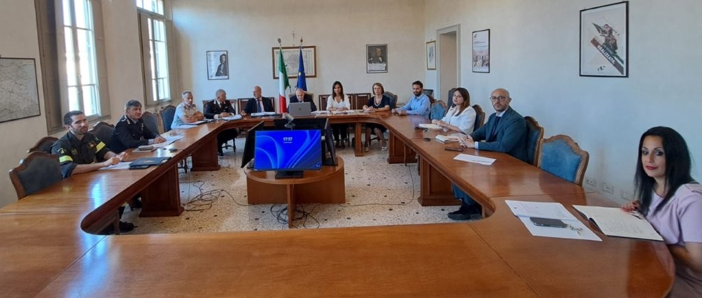 STRETTA ANTIDEGRADO DEL PREFETTO, PIU’ CONTROLLI SULL’ABBANDONO DI RIFIUTI