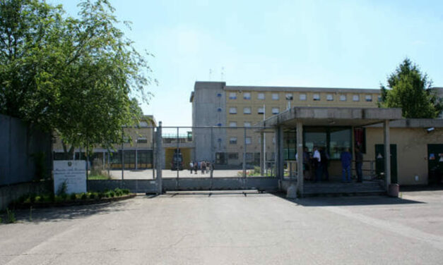 VIOLENZA IN CARCERE, DETENUTO FERISCE TRE AGENTI