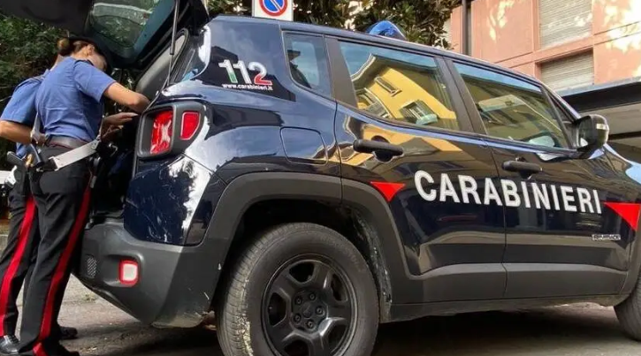 BORETTO, 48ENNE AGGREDISCE LA COMPAGNA INCINTA PER MOTIVI DI GELOSIA. SONO INTERVENUTI I CARABINIERI