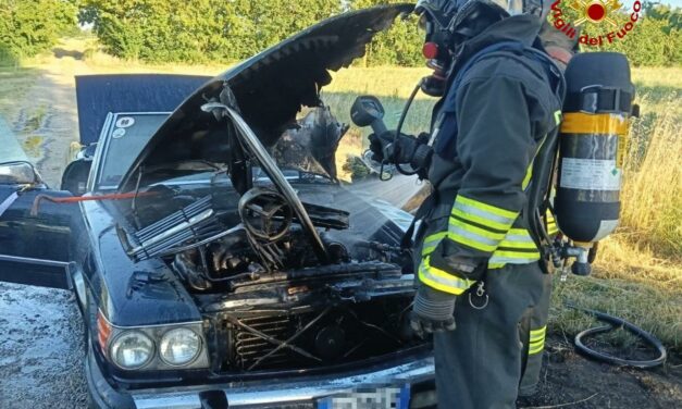 VA A FUOCO L’AUTO DELLO SPOSO MA LUI ESCE ILLESO E IL MATRIMONIO NON SALTA