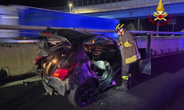 SCHIANTO TRA CINQUE AUTO IN A1, DUE FERITI