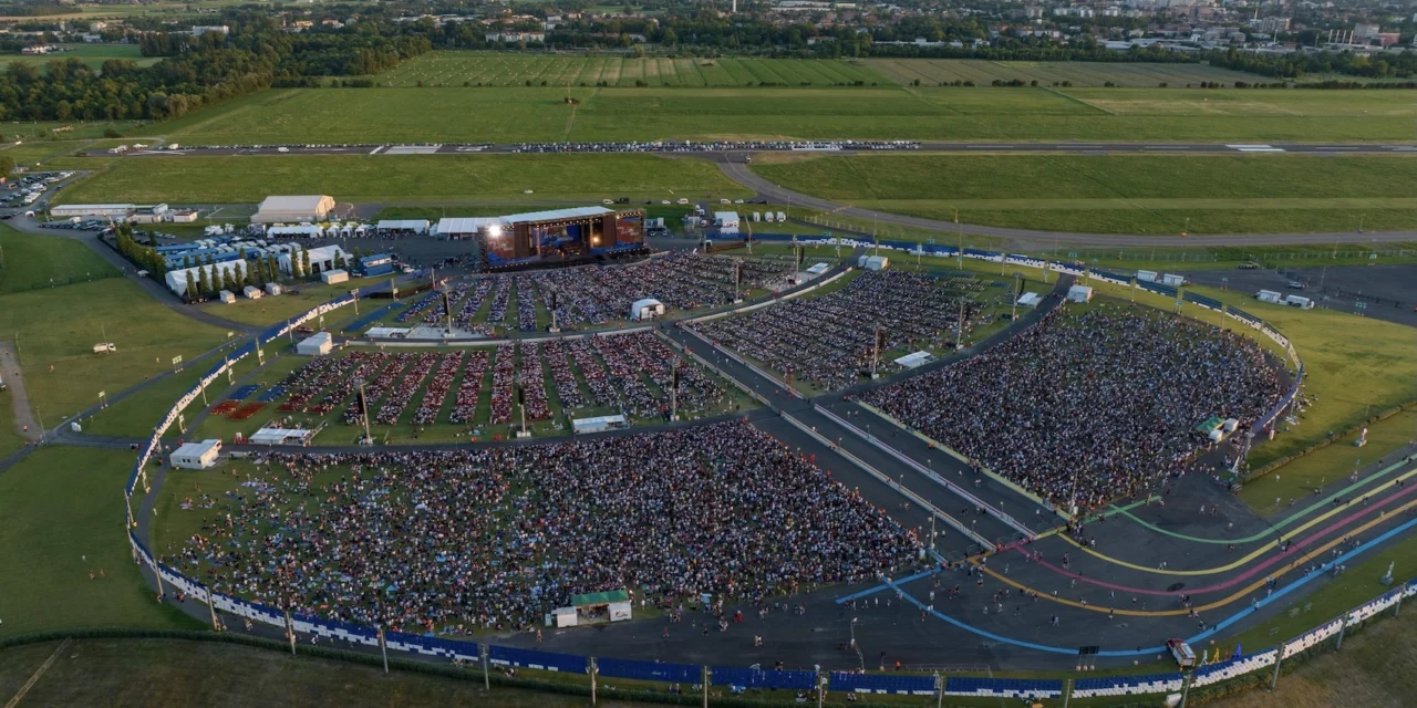 RCF ARENA, MENTRE IL DIBATTITO FERVE, DA C.VOLO CI SONO SOCI CHE LASCIANO E COOPSERVICE E’ AL 93% DELLE QUOTE