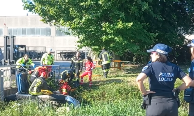 FINISCE CON L’AUTO IN UN CANALE, GRAVE 25ENNE