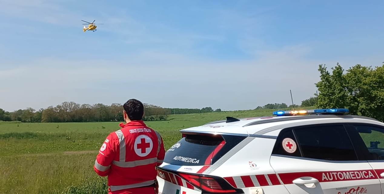INFORTUNIO A CADELBOSCO, COLPITO DA COLONNINA IN CEMENTO, GRAVE 35ENNE