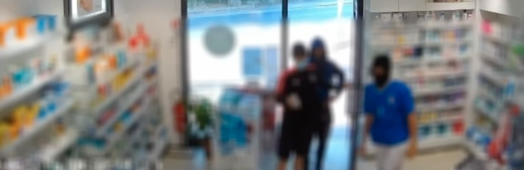 SOLDI E MISCELE PER DROGHE DIETRO LA RAPINA
