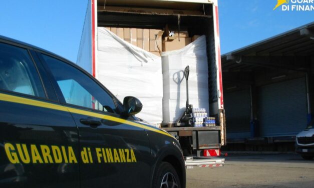 SCOPERTA A REGGIO FABBRICA CLANDESTINA DI SIGARETTE, CINQUE ARRESTI
