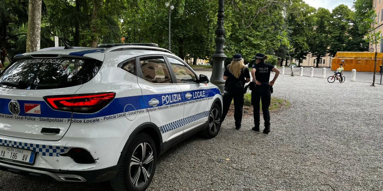 SPACCIO IN CENTRO, SGOMINATA BANDA