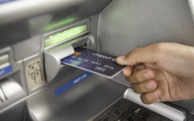 RUBA UNA CARTA DI CREDITO, DENUNCIATO MINORE
