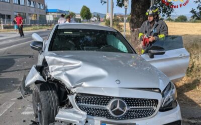 BIBBIANO, SCONTRO TRA DUE AUTO, FERITA UNA 36ENNE