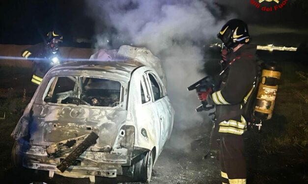 AUTO A FUOCO NELLA NOTTE A CORREGGIO, IPOTESI DOLO, INDAGINI IN CORSO