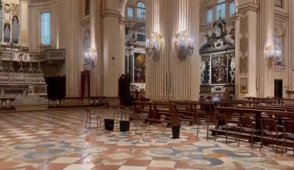 ORE 22, I VIGILI DEL FUOCO LAVORERANNO TUTTA NOTTE PER RIMOZIONE ALBERI E ALTRO. INTANTO PIOVE ANCHE NELLA BASILICA DELLA GHIARA