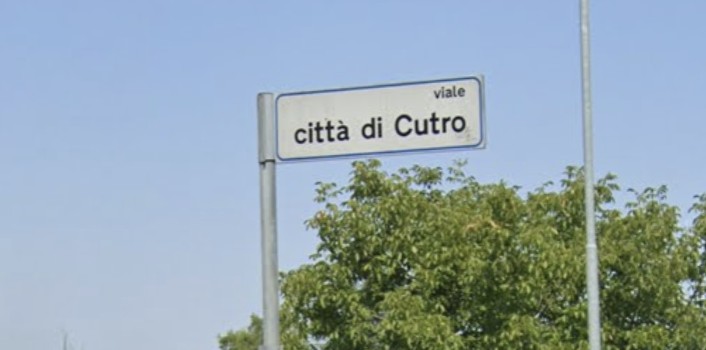 VIALE CITTÀ DI CUTRO, “VA CAMBIATO IL NOME”