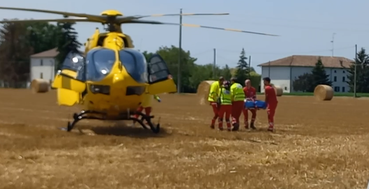 CAMPAGNOLA, SCHIANTO CON BICI, PEDONE GRAVISSIMO