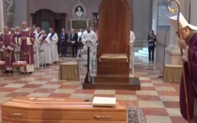 COMMOZIONE E PARTECIPAZIONE AL FUNERALE DEL VESCOVO EMERITO CAPRIOLI ( vedi servizio tg )
