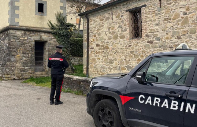 TOANO, DUE DENUNCE PER TRUFFA DEL FINTO CARABINIERE