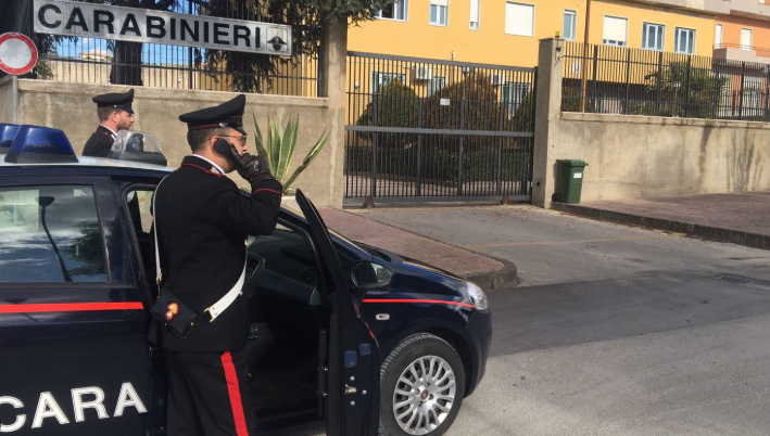 COLTIVAVANO DROGA IN HOTEL, DENUNCIATI GESTORE E OSPITE