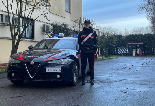FRATELLO E SORELLA LITIGANO PER L’EREDITA’, ARRIVANO I CARABINIERI