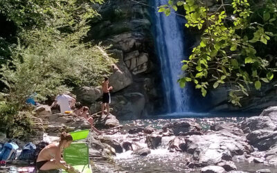 RIFIUTI E DEGRADO ALLE CASCATE DEL GOLFARONE, INTERVIENE IL COMUNE