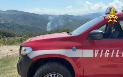 INCENDIO CANOSSA, SITUAZIONE SOTTO CONTROLLO MA SI LAVORERA’ TUTTA NOTTE